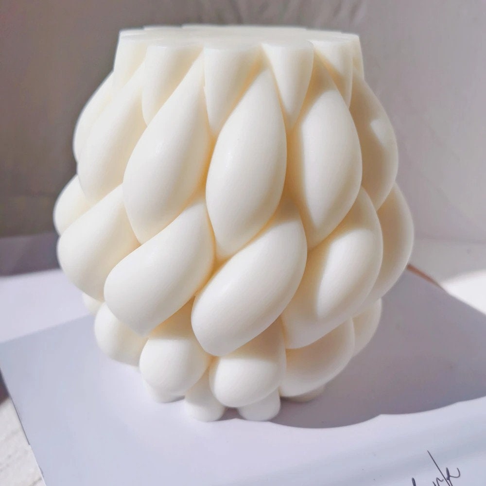 Large Twirl Draid Candle Mold